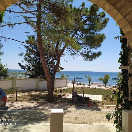 Apartmani Ana Vir Exterior photo