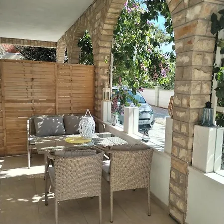Apartmani Ana Vir Exterior photo